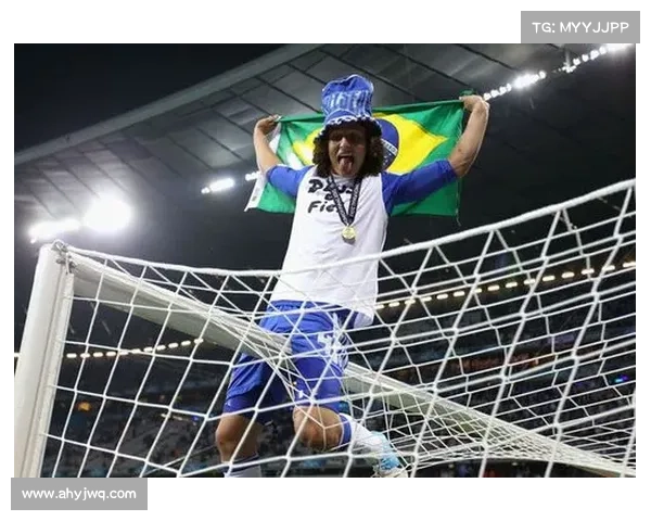 大卫路易斯在现代足球中的真实定位与多重角色解析